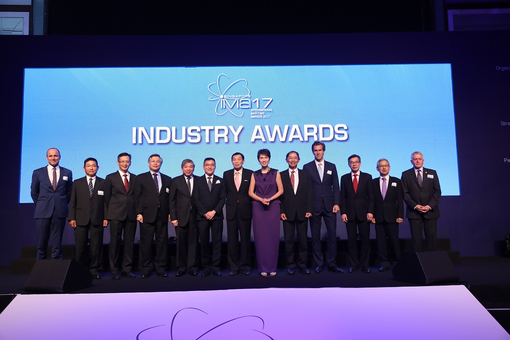 Group picture of Singapore International Maritime Awards 2017 winners