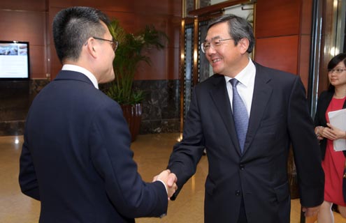 MPA Chief Executive Mr Andrew Tan with IMO Sec-Gen Mr Koji Sekimizu